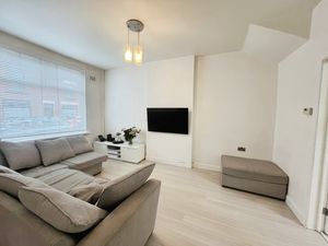 Lounge- click for photo gallery